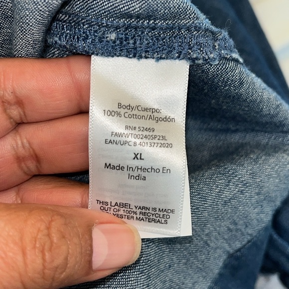 Free Assembly Women's keyhole Neck Denim Top with Puff Sleeves, Sizes XL NWOT - Picture 7 of 8